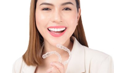 Şeffaf Plak Tedavisi